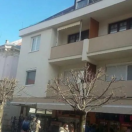 Setalo Utcai Apartman Apartmán *